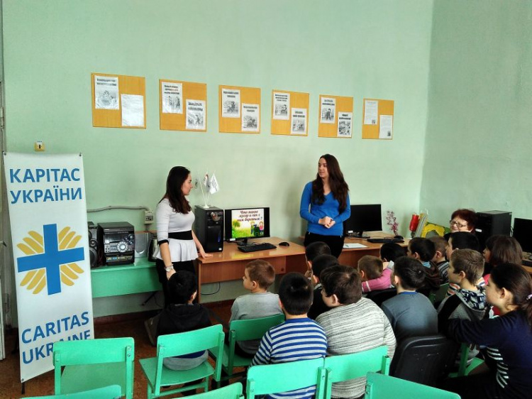 В школах Мариуполя и Приазовья продолжаются уроки экосознания (ФОТО)