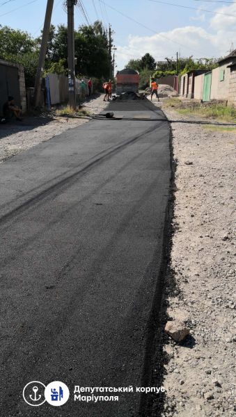 В отдаленном частном секторе Мариуполя приступили к ремонту дорог