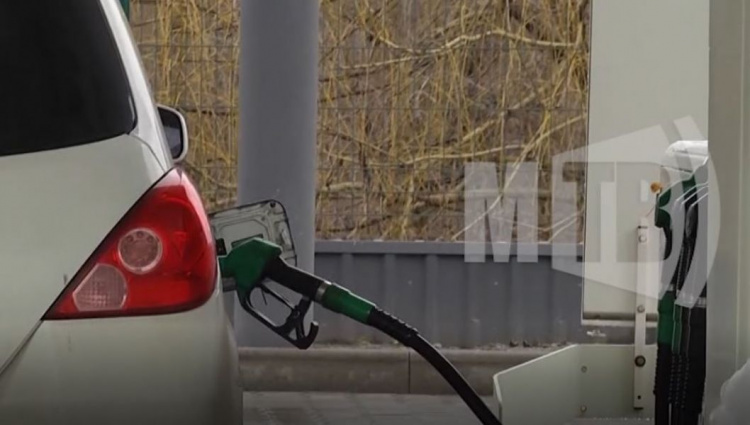 Очереди на автозаправках: мариупольцы  раскупают бензин