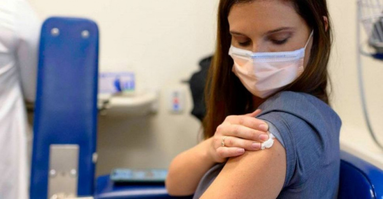 Закрыт один из Центров массовой вакцинации населения против COVID-19 в Мариуполе. В чем причина?