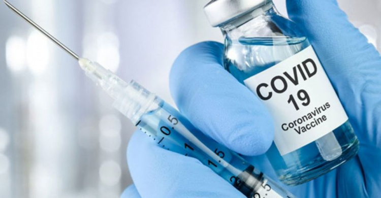 В Мариуполе есть все виды вакцин от коронавируса: где какими препаратами прививают?