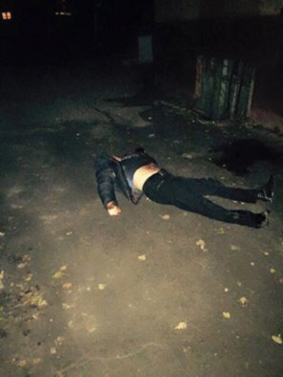 В Мариуполе у ночного клуба произошло убийство (ФОТО+ДОПОЛНЕНО)