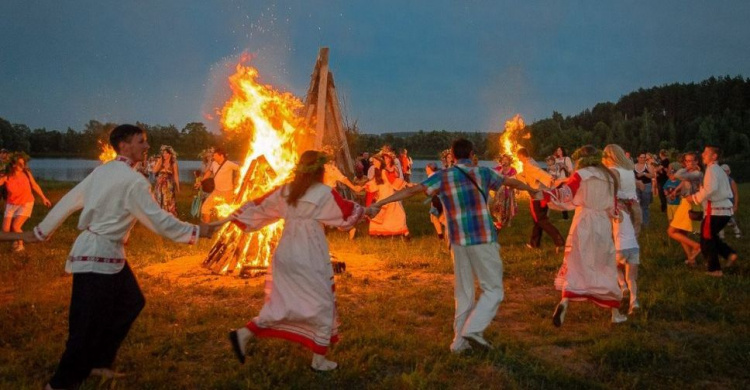 Танцы, песни и прыжки через костер: мариупольцев приглашают встретить праздник Ивана Купала