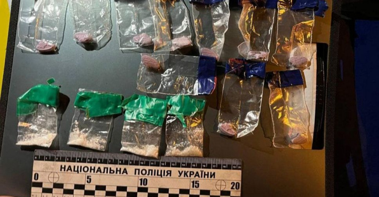 Соли, метадон и экстази: в Мариуполе за сутки разоблачили трех наркодельцов