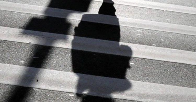 В Мариуполе за сбитого на «зебре» пешехода водитель получил условный срок