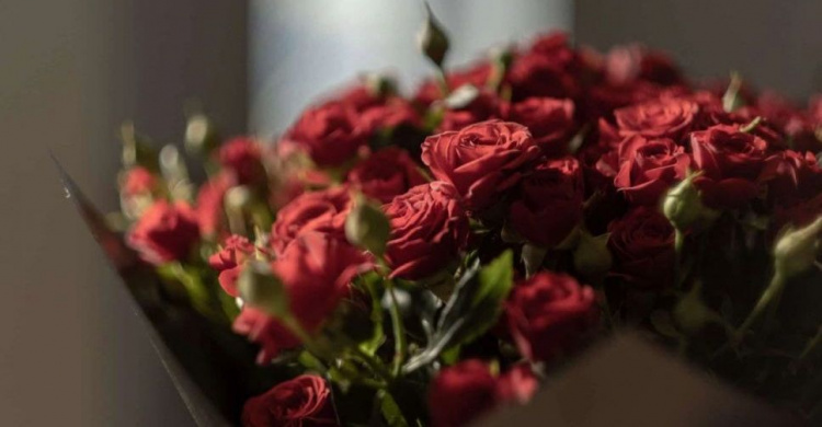 По каким случаям дарят красные розы