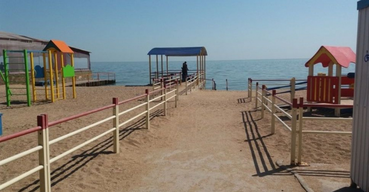 В Мариуполе готовят к открытию пляж для людей с инвалидностью (ФОТО)