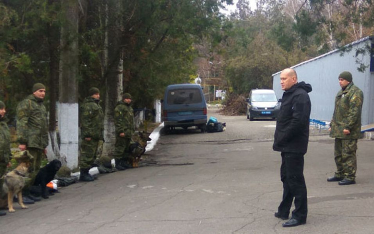 В кинологическом центре Мариуполя протестировали прибывших на службу в Донецкую область собак (ФОТО)