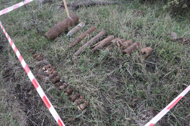 На Донетчине нашли более 500 взрывоопасных снарядов времен Второй Мировой войны (ФОТО)