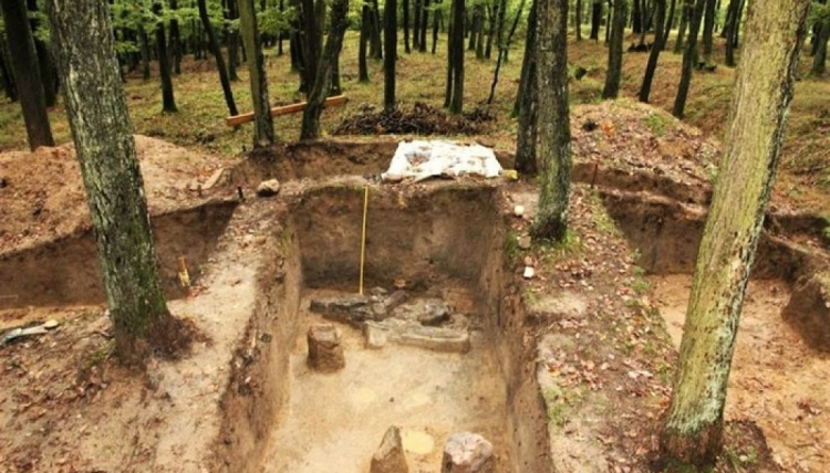 Мариупольские археологи исследуют средневековые поселения в Словакии (ФОТО)