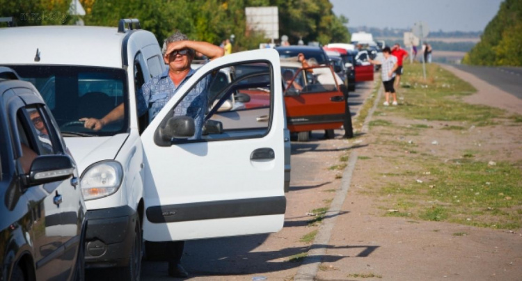 За сутки через КПВВ Донбасса линию разграничения пересекли 37,5 тыс. человек