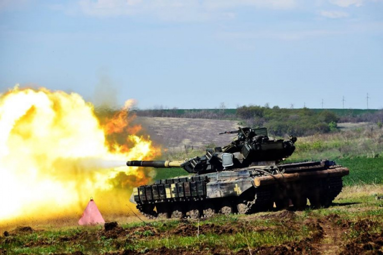 В зоне ООС в Донбассе танки открыли огонь (ФОТО)