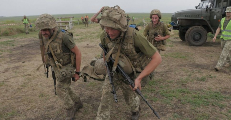 В районе ООС погиб украинский военный, еще шесть – ранены. Под Мариуполем открывали огонь