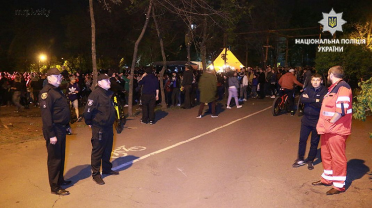 В Мариуполе на Гогольfest взрывотехники и кинологи искали взрывчатку (ФОТО)