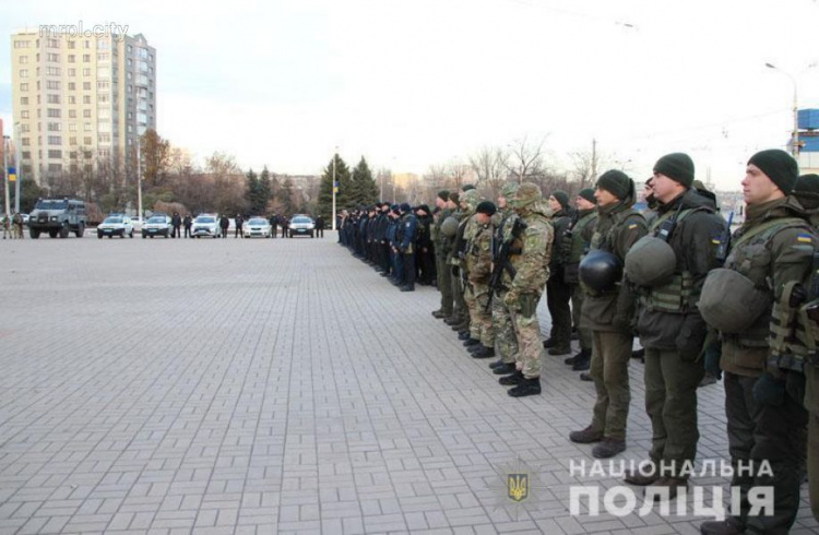 На улицы Донетчины в первые зимние выходные выйдут 1000 полицейских  (ФОТО)