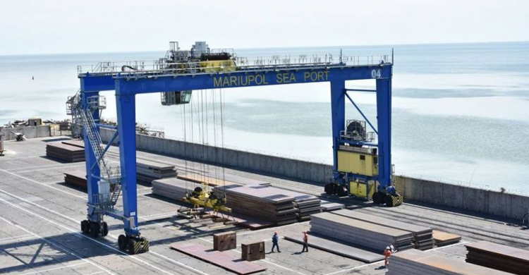 Единственный в Украине терминал для деликатной перегрузки листа работает в Мариупольском порту (ФОТО)