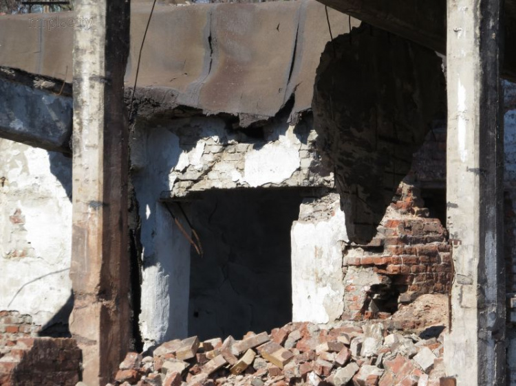 В Мариуполе у владельцев хотят отобрать все заброшенные здания (ФОТО+ВИДЕО)