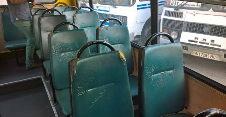 Маршрутки-призраки и дырявые автобусы - остался месяц до повышения стоимости проезда в Мариуполе (ФОТО)