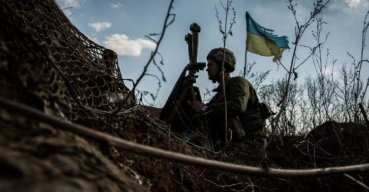 Сутки в Донбассе: боевики стреляют из запрещенного вооружения, один военный погиб