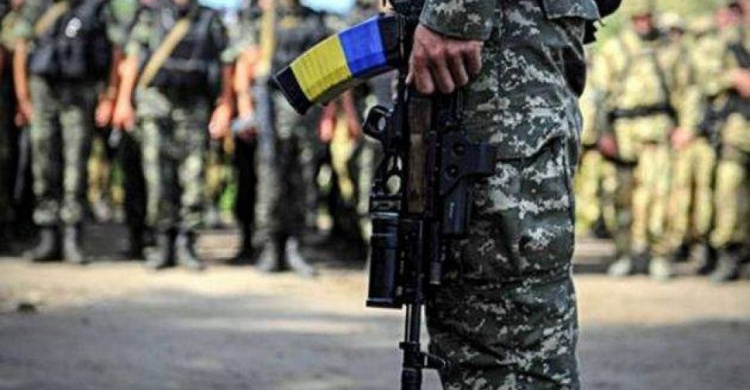 Военное положение в Мариуполе: военкоматы без инструкций к действию 