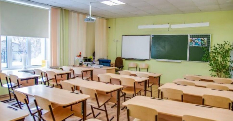 Три мариупольских педагога выиграли для своих школ крупные денежные суммы