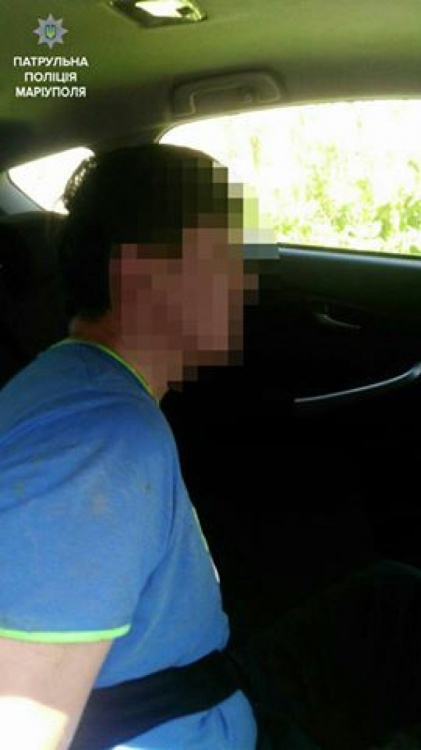 Водитель в Мариуполе наехал на двоих детей и скрылся с места происшествия (ФОТО)