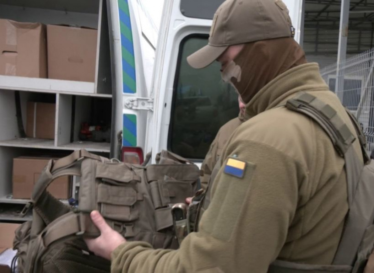 Метинвест предоставит защитникам Украины 90 тысяч бронежилетов