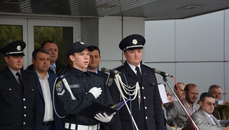 Мариупольские призывники и курсанты присягнули на верность украинскому народу (ФОТО)