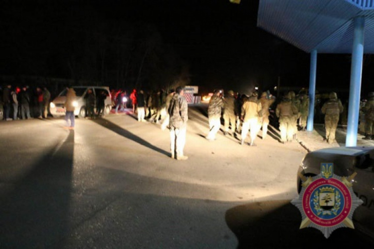 Вооруженные люди на блокпосту в Донецкой области провоцировали полицию