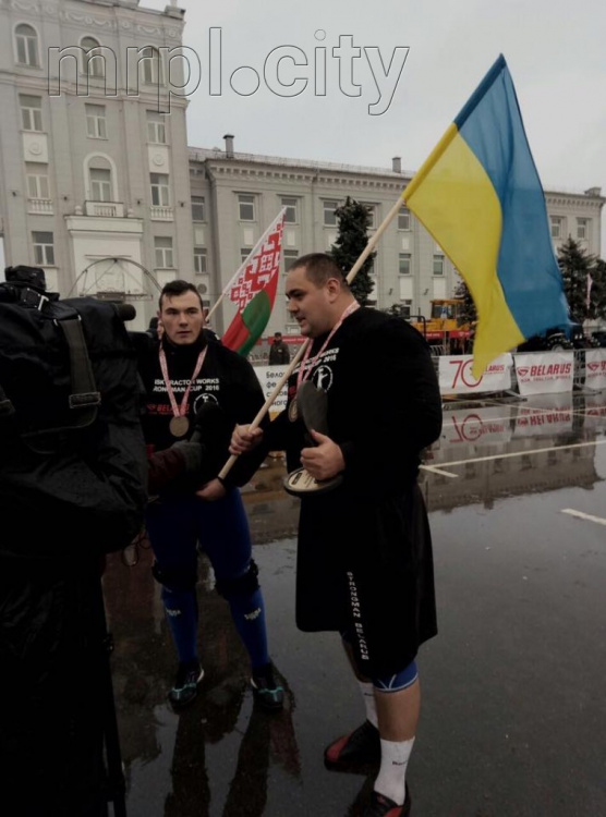 Мариупольский стронгмен Лашин победил на турнире в Минске (ФОТО)