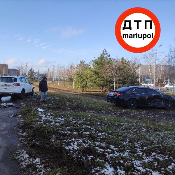 В Мариуполе водитель авто выехал на «встречку» и попал в ДТП
