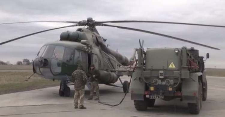 Два вертолета Ми-8 взлетели с аэродрома в районе ООС  (ВИДЕО)