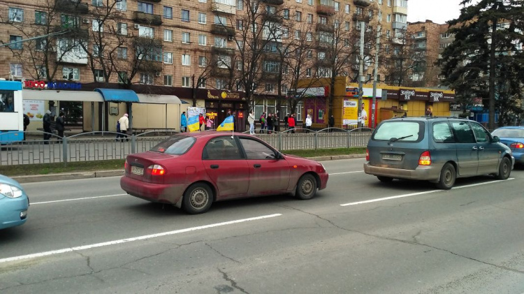 Активисты из Мариуполя отправились на автопробег «лунной» дорогой в Запорожье (ФОТО+ВИДЕО)