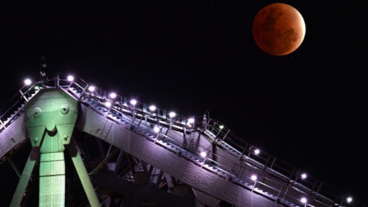 Самое долгое лунное затмение за 500 лет: как это было