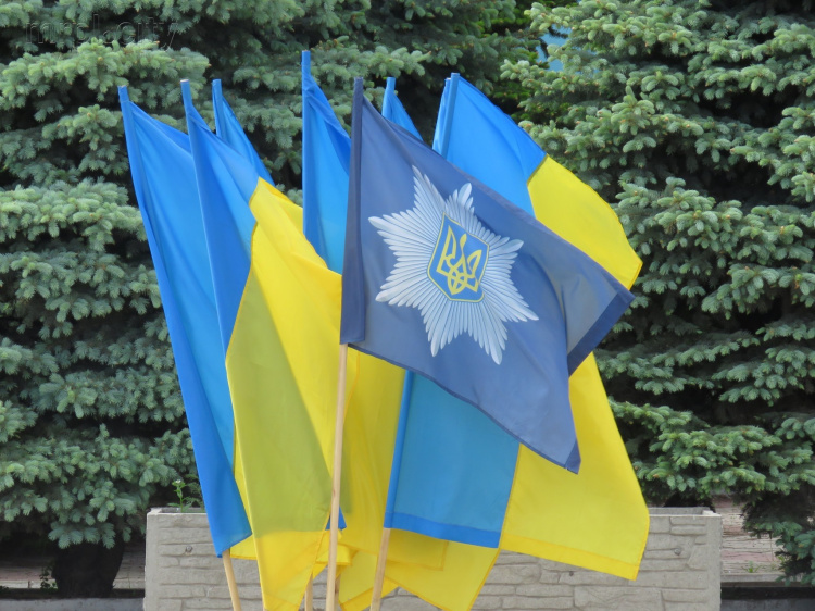 В Мариуполе новые полицейские присягнули на верность украинскому народу (ФОТО + ВИДЕО)