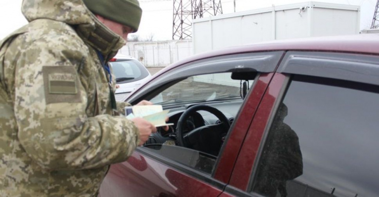 «Полицейский ДНР» хотел оформить в Мариуполе загранпаспорт для выезда в Германию