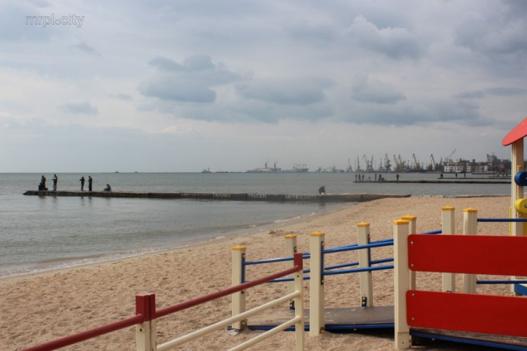 Пляжный сезон в Мариуполе начнется 15 мая (ФОТО)