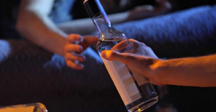 Мариупольский подросток отравился алкоголем