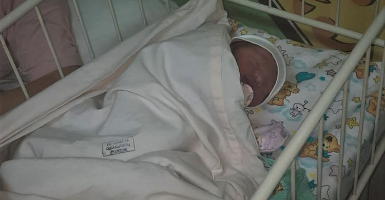 В Мариуполе под обстрелами родилось трое младенцев