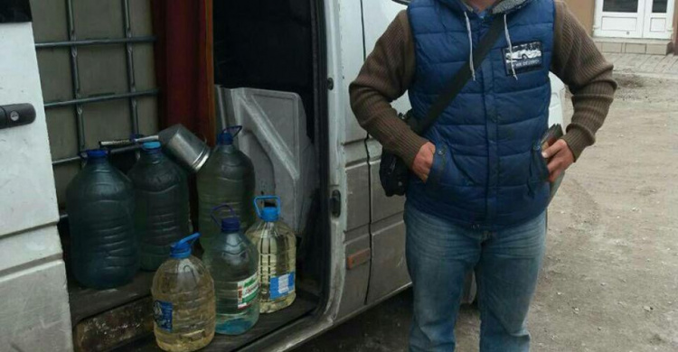 Мариупольские полицейские выявили случаи нелегальной торговли бензином (ФОТО)