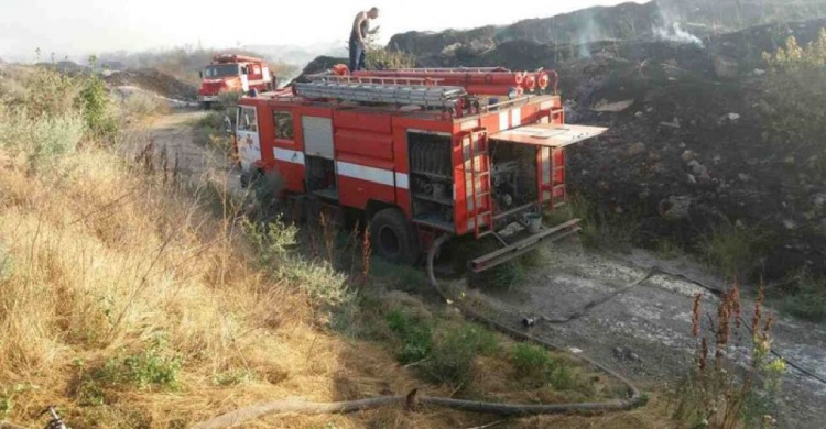 На полигоне бытовых отходов в Мариуполе вспыхнул пожар (ФОТО)