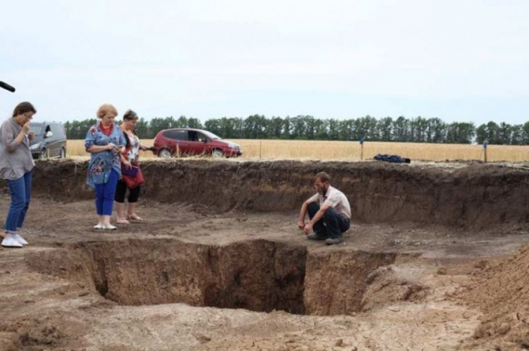 В Донбассе найдены курганы ХХ века до нашей эры (ФОТО)