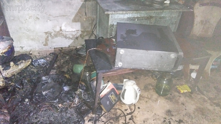 Во время пожара в Мариуполе погиб мужчина (ФОТО)