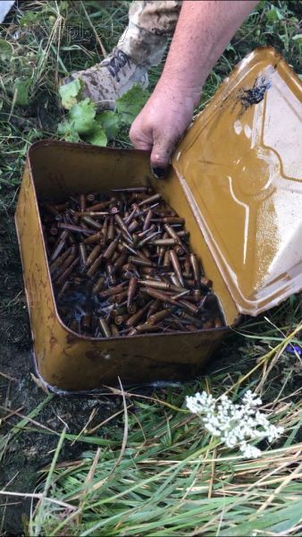 «Стоп - мины!»: со дна реки под Мариуполем подняли снаряды (ФОТО+ВИДЕО)