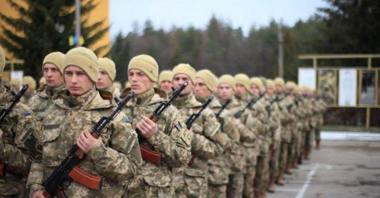 На линию фронта в Донбассе привлекать не будут: с 1 октября стартует осенний призыв