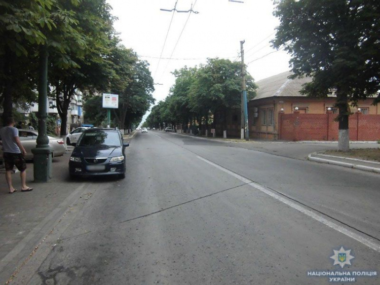 В Мариуполе 9-летний ребенок попал под колеса иномарки (ФОТО)