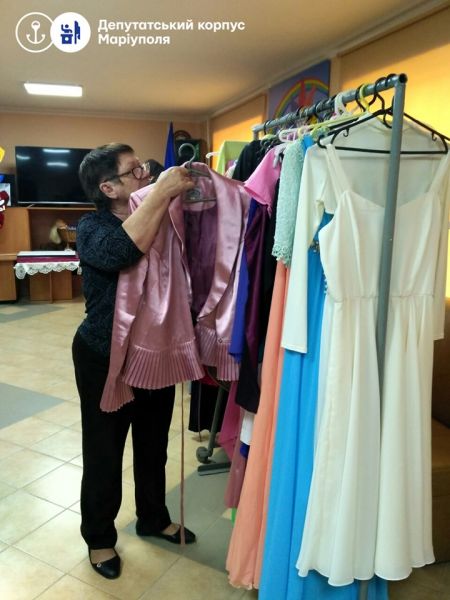 В Мариуполе для малообеспеченных выпускников соберут костюмы и платья (ФОТО)