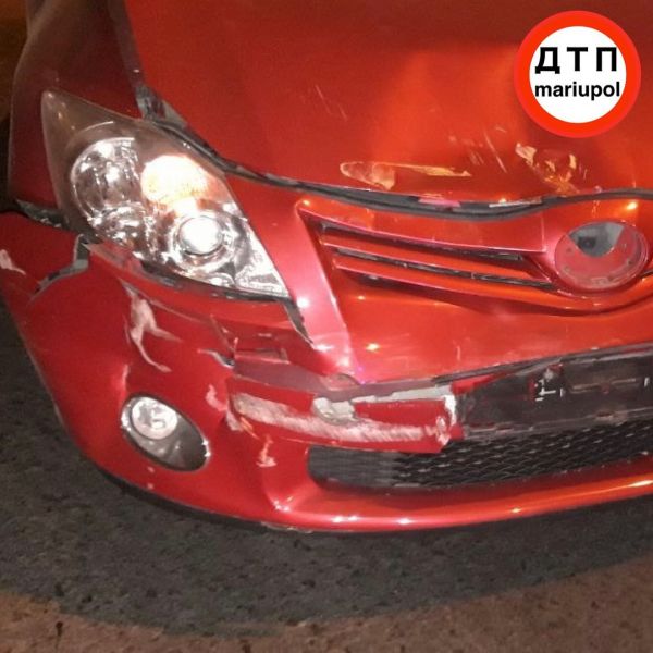 Машина «всмятку»: в Мариуполе произошла авария с двумя автомобилями