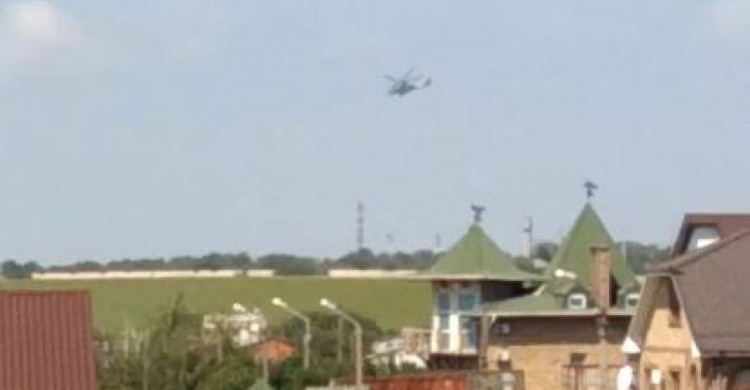 В небе над Мариуполем замечены военные самолеты и вертолеты (ВИДЕО)
