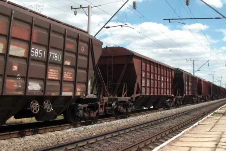 Железнодорожники выявили массовое хищение угля в семи заблокированных поездах в Донецкой области (ВИДЕО) (ДОПОЛНЕНО)